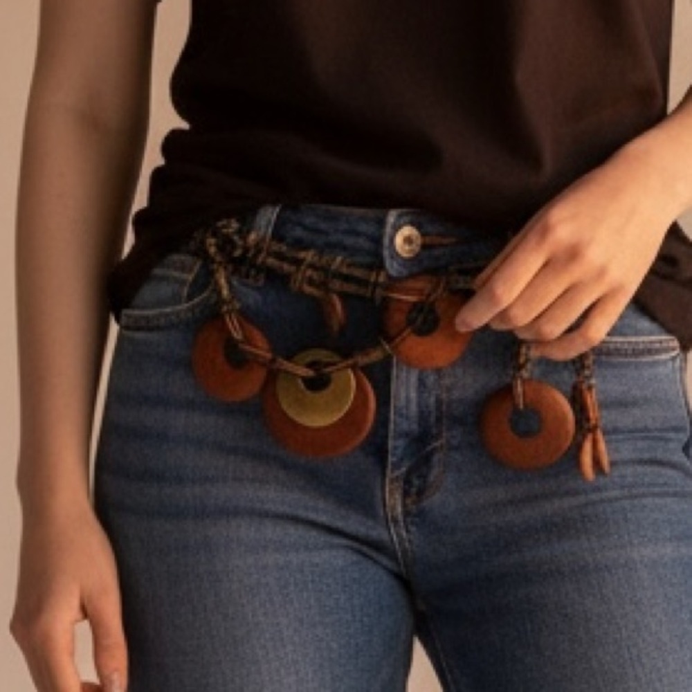 VINTAGE BOHO WESTERN CHUNKY WOODEN METAL LEATHER COWGIRL CONCHO BELT / NECKLACE
